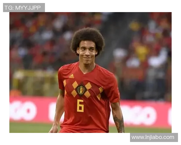 丸子头足球明星的独特魅力与场上风采揭秘 丸子头足球明星的独特魅力与场上风采揭秘