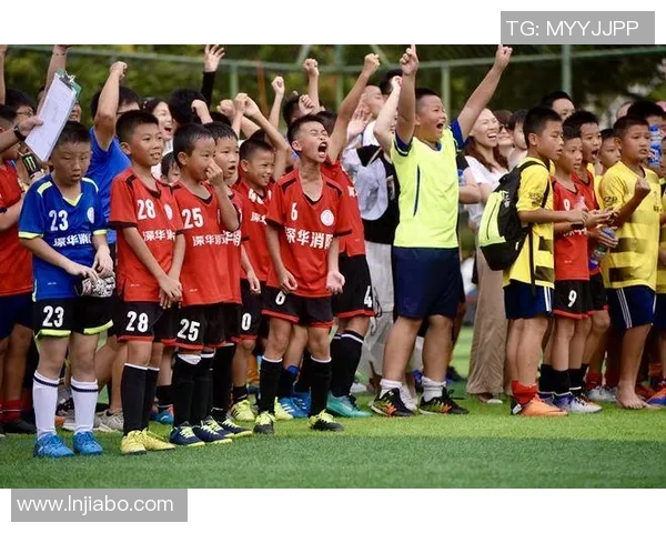 范姓足球名将驰骋绿茵纵横赛场书写荣耀传奇
