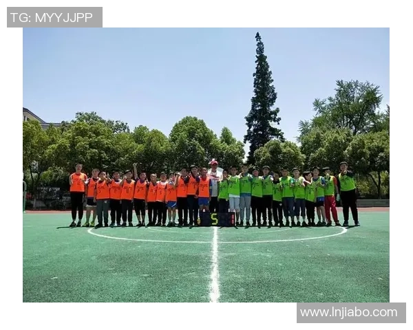 从童年合照看足球巨星成长足迹与热血梦想启程之路 从童年合照看足球巨星成长足迹与热血梦想启程之路