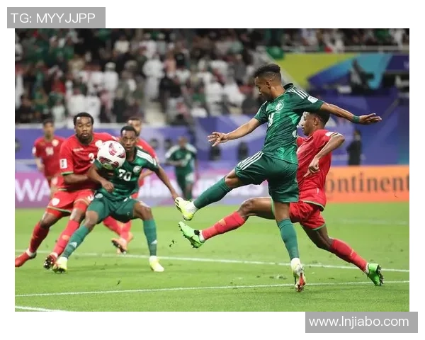 足球巨星场外花式炫技踢球视频展现不一样的精彩瞬间 足球巨星场外花式炫技踢球视频展现不一样的精彩瞬间